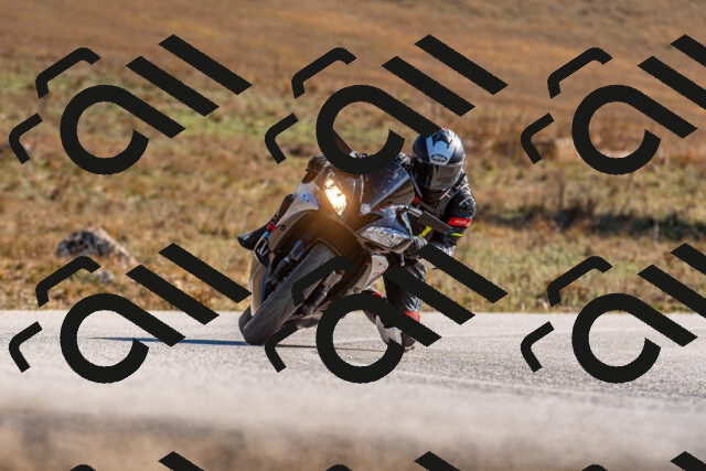 20251012105737-R01_8206_r1