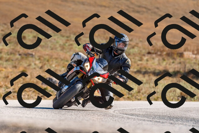 20251012110038-R01_8240_r1