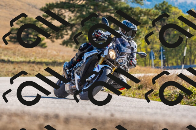 20251012110039-R01_8249_r1