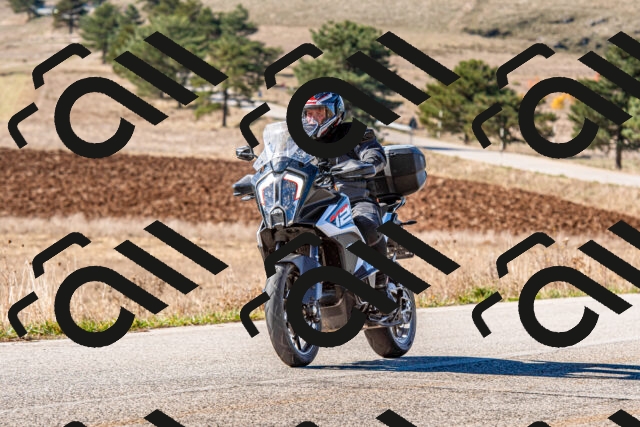 20251012110858-R01_8337_r1