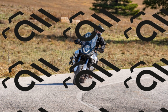 20251012113434-R01_8647_r1