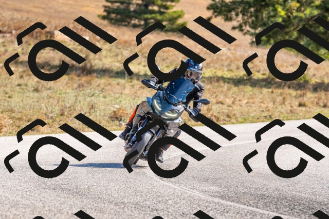 20251012114052-R01_8693_r1