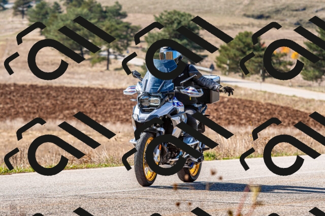 20251012115011-R01_8808_r1