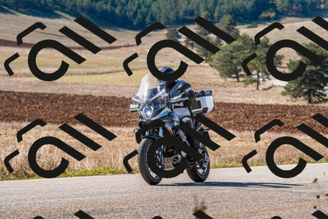 20251012115017-R01_8815_r1