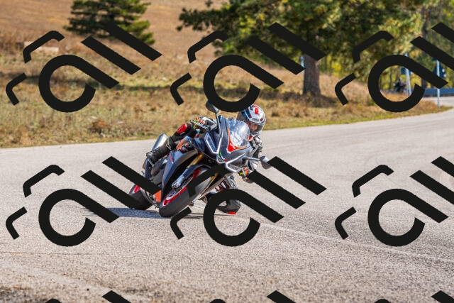 20251012115208-R01_8882_r1