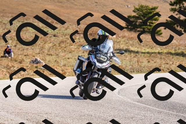 20251012115444-R01_8950_r1