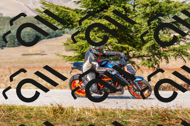 20251012121201-R01_9152_r1