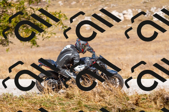 20251012121212-R01_9178_r1