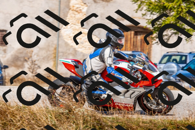 20251012121952-R01_9325_r1