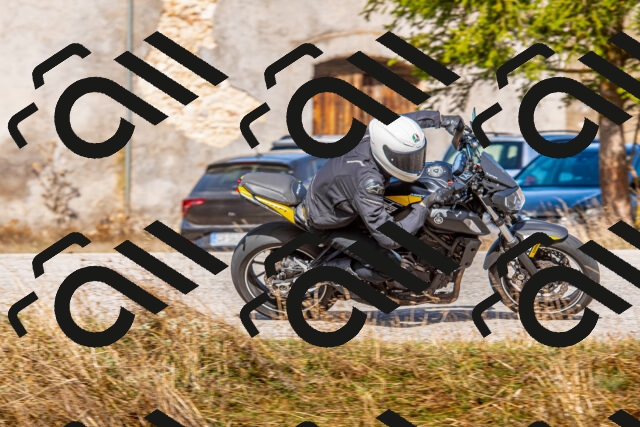 20251012122122-R01_9353_r1