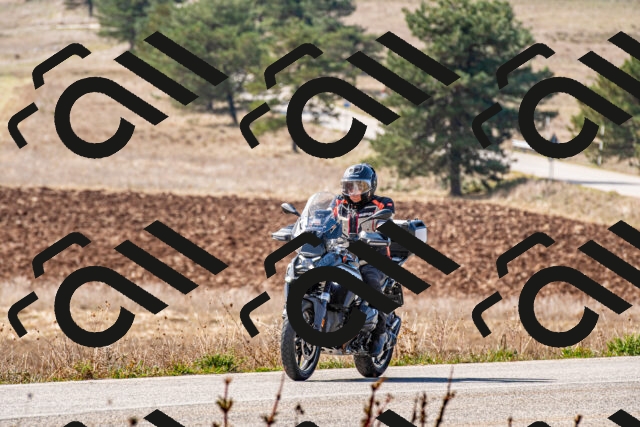 20251012122745-R01_9412_r1