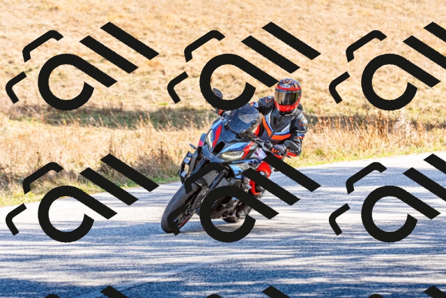 20251012110137_-R029858_r2