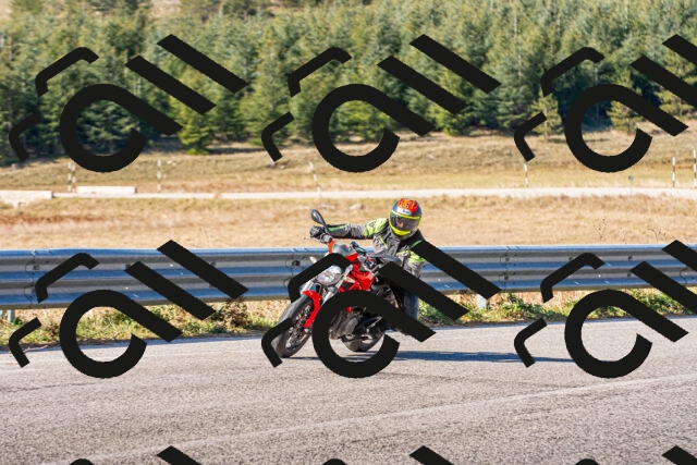 20251012110633_-R029910_r2