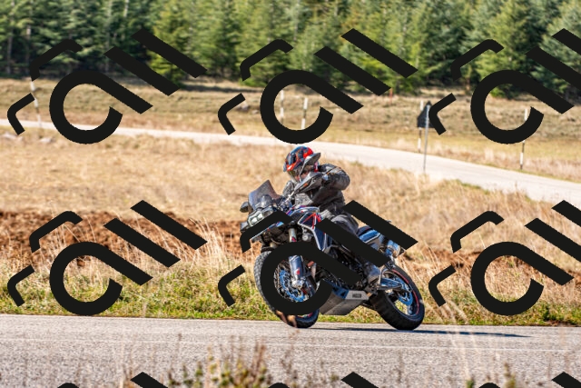 20251012112001_-R020136_r2