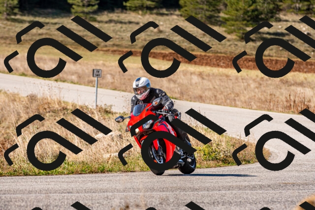 20251012112310_-R020167_r2