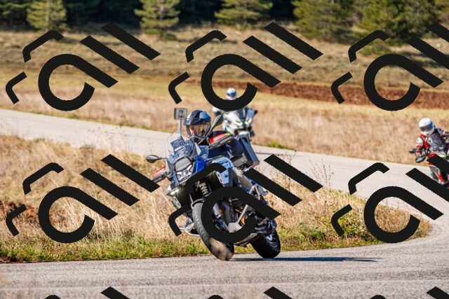 20251012112322_-R020171_r2