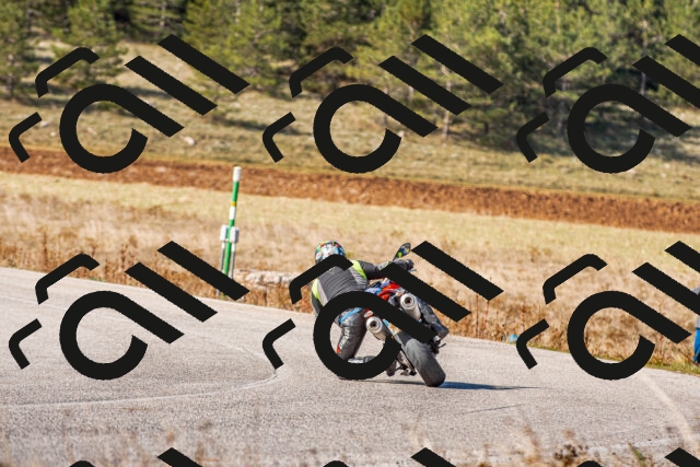 20251012112520_-R020185_r2