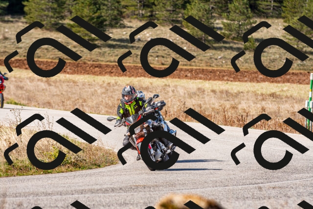 20251012113715_-R020258_r2