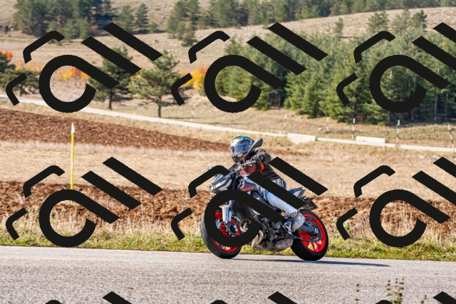 20251012114022_-R020296_r2