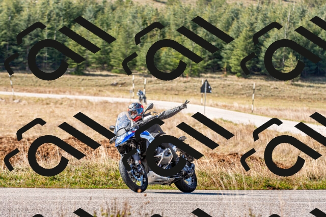 20251012114503_-R020356_r2