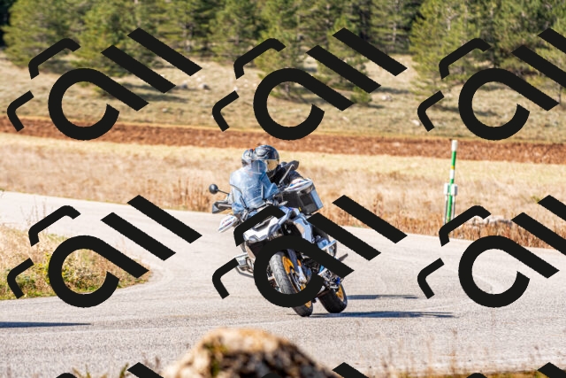 20251012114505_-R020358_r2