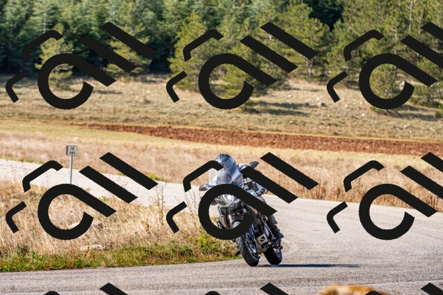 20251012114510_-R020366_r2