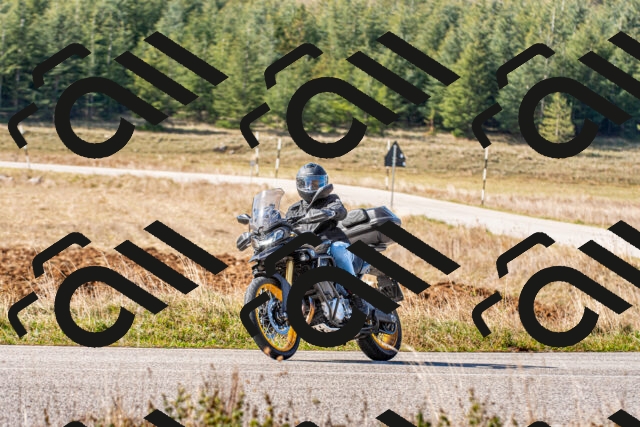 20251012114647_-R020415_r2