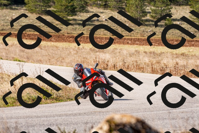 20251012114755_-R020435_r2