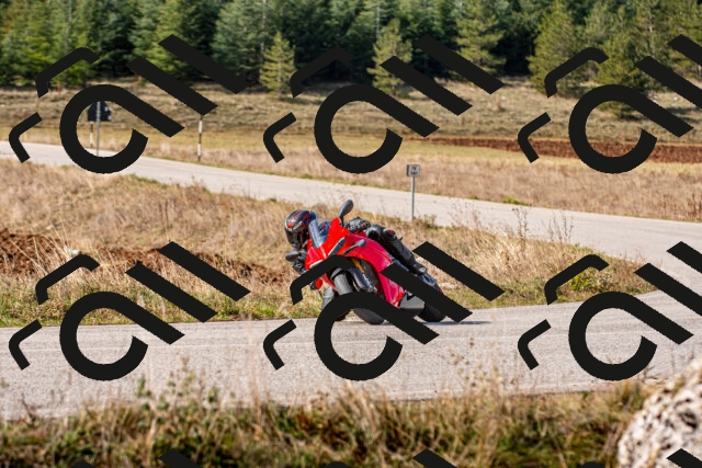 20251012114755_-R020438_r2