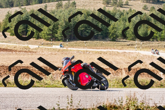 20251012114756_-R020440_r2