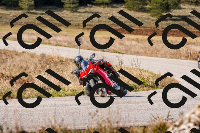 20251012114835_-R020470_r2