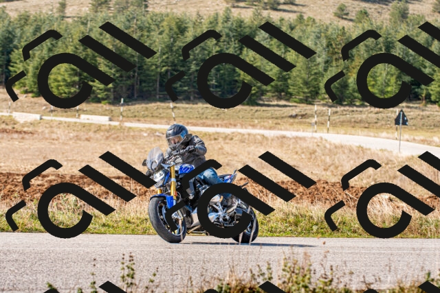 20251012114909_-R020488_r2