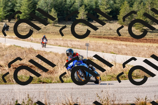 20251012114927_-R020494_r2