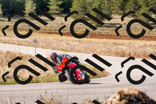 20251012115135_-R020537_r2