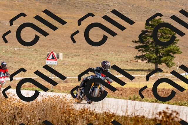 20251012123550_-R020592_r2