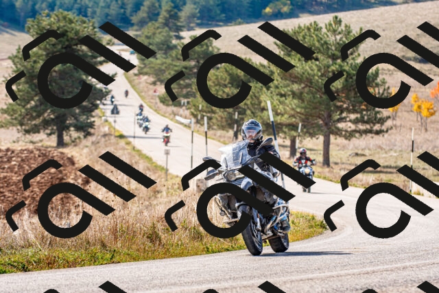 20251012124246_-R020636_r2