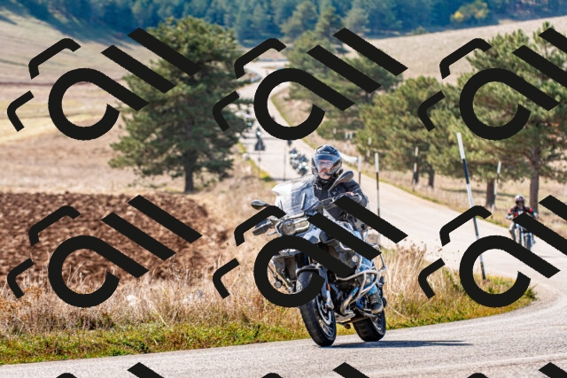 20251012124246_-R020637_r2