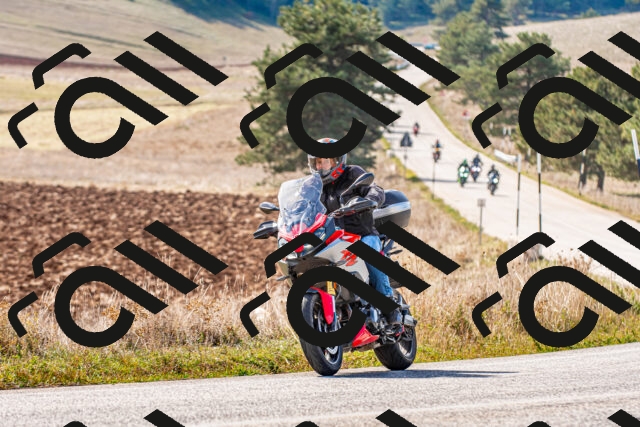 20251012124252_-R020643_r2