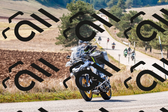 20251012124254_-R020646_r2