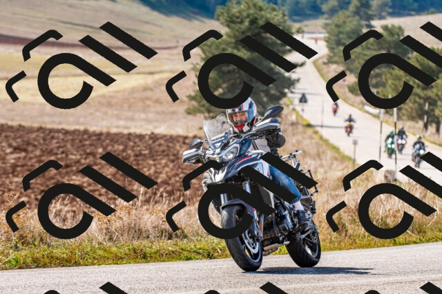 20251012124254_-R020648_r2