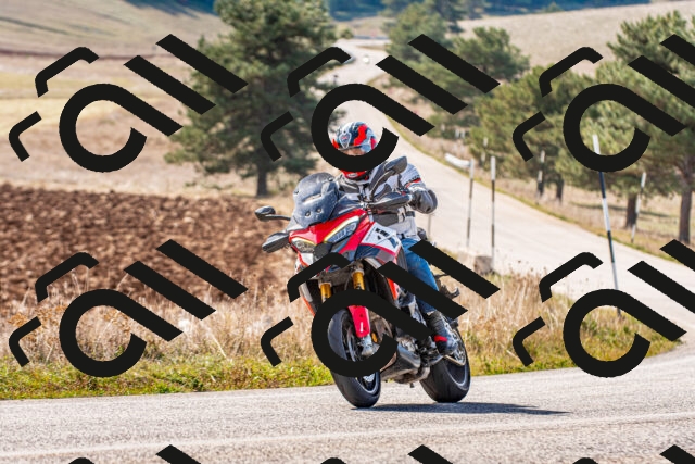 20251012124300_-R020659_r2