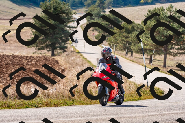 20251012124302_-R020661_r2