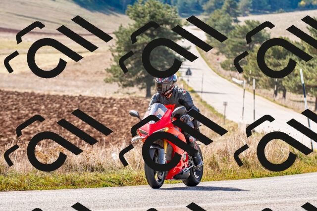 20251012124302_-R020662_r2