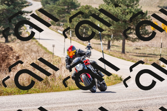 20251012124325_-R020670_r2