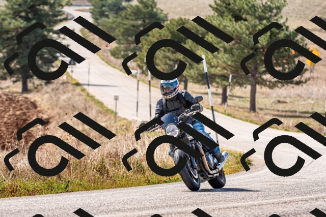 20251012124328_-R020674_r2