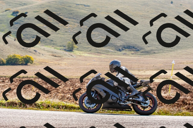 20251012124824_-R020690_r2