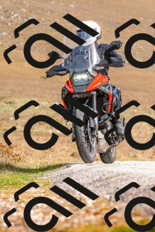 20251012131812_-R020786_r2