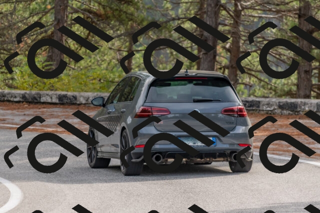 202511021133-DSC_8842_c4_