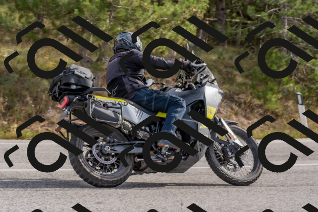 202511021141-DSC_8869_c4_