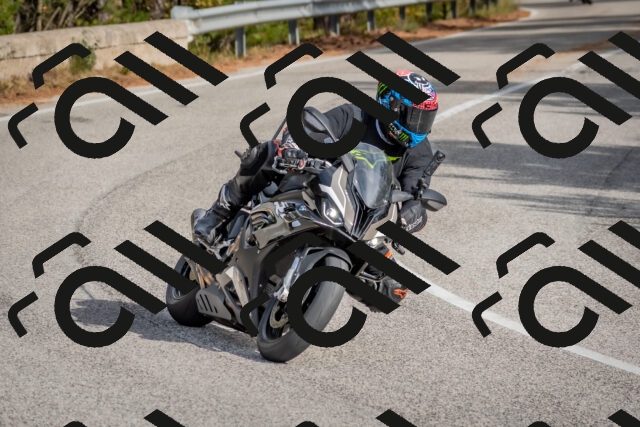 202511021147-DSC_8909_c4_